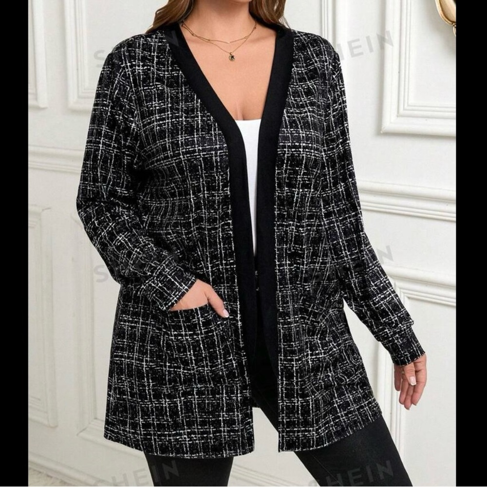 SHEIN Curve Plaid Pocket Jacket